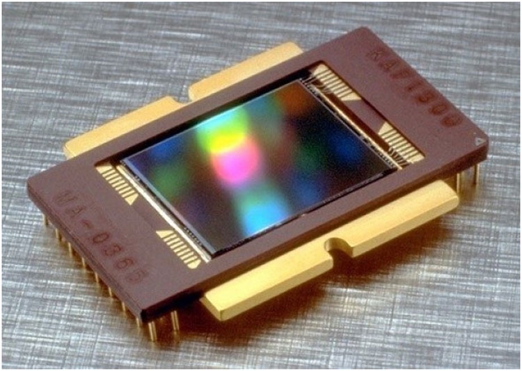 Samsung и SK Hynix ныряют в производство CMOS-датчиков, память в опасности?"