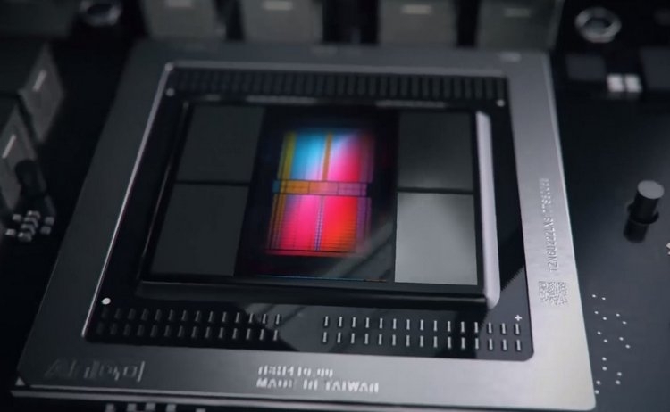  Графический процессор AMD Radeon VII (упаковка, похожая на CoWoS) 