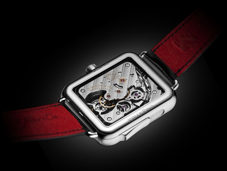 Похожие на Apple Watch швейцарские часы Swiss Alp Watch Concept Black без стрелок и цифр по цене $350 000"