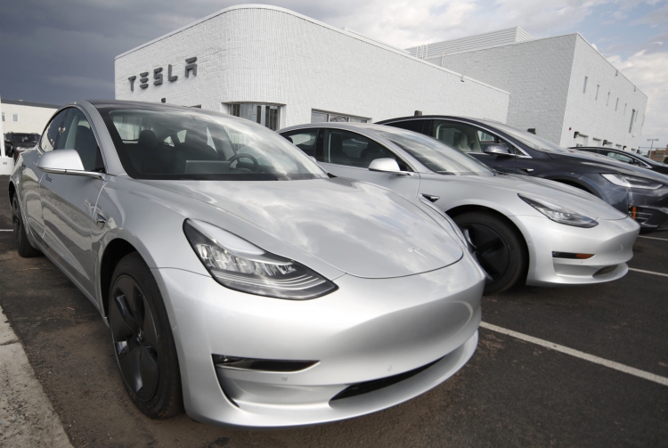 Tesla получила добро на поставки Model 3 в Европу"