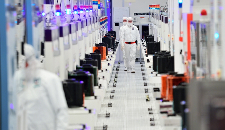 Intel планирует расширение своей фабрики в Орегоне для будущего 7-нм производства"