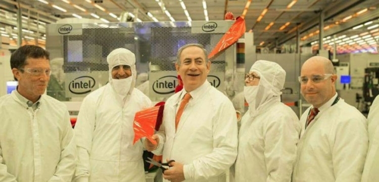 Премьер-министр Израиля открывает обновлённые линии на заводе Fab 28 (Photo: Kobi Gideon / Government Press Office, 2016)