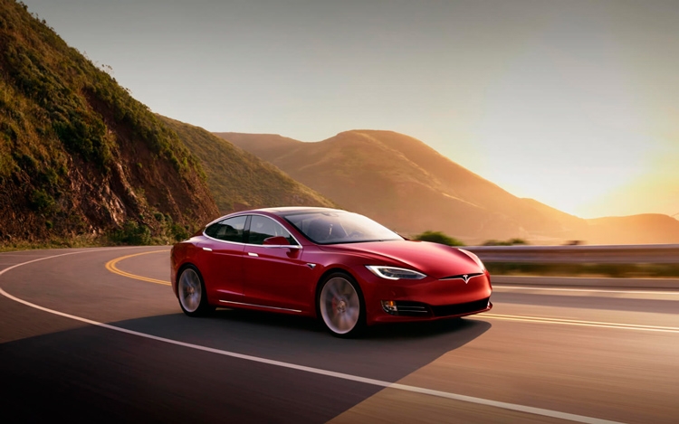 Tesla Model 3 — новинка российского рынка электромобилей