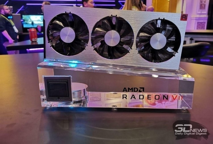 Сотрудник OCUK: на старте продаж в Великобритании будет доступно меньше 100 видеокарт Radeon VII"