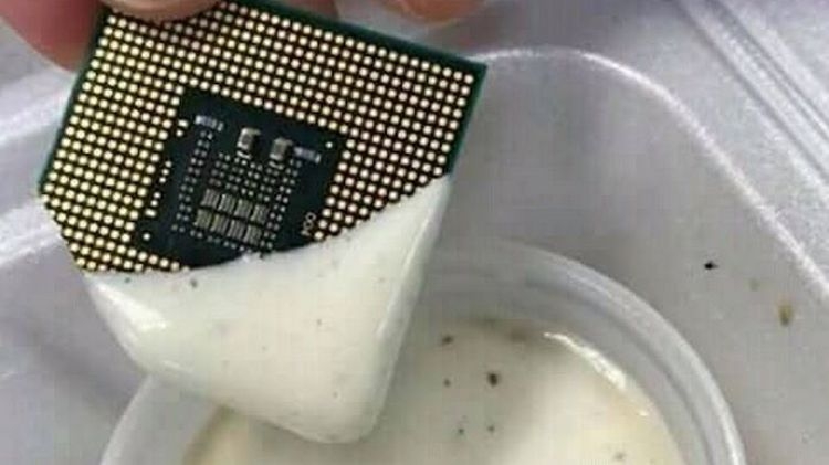 Процессор с ароматом жареной курочки: Intel якобы готовит чип Core i9-9900KFC"