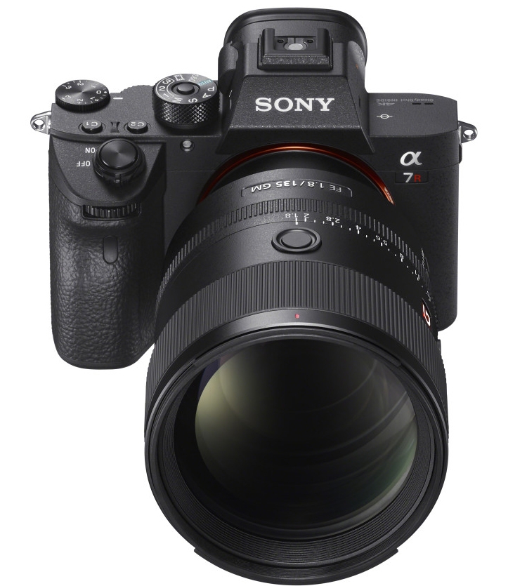 Объектив Sony 135mm F1.8 G Master Prime рассчитан на полнокадровые камеры"