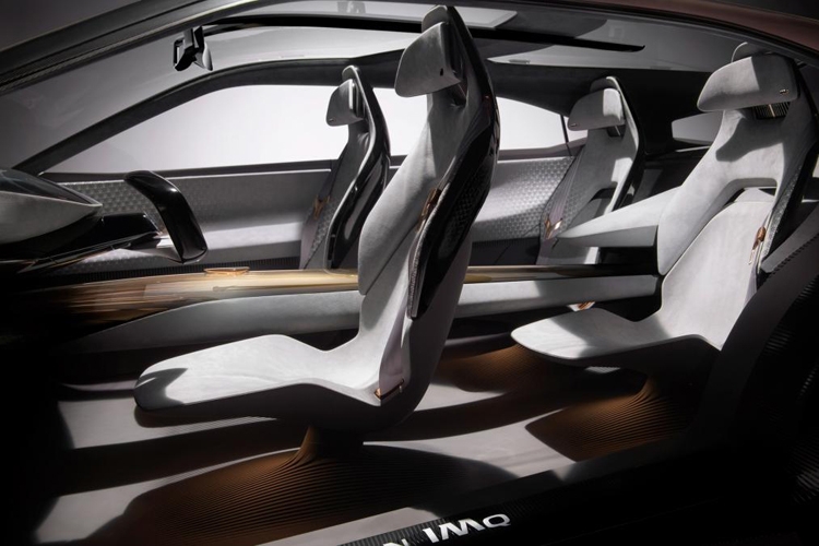Nissan IMQ: концепт-кар с «умными» шинами и 33" дисплеем"