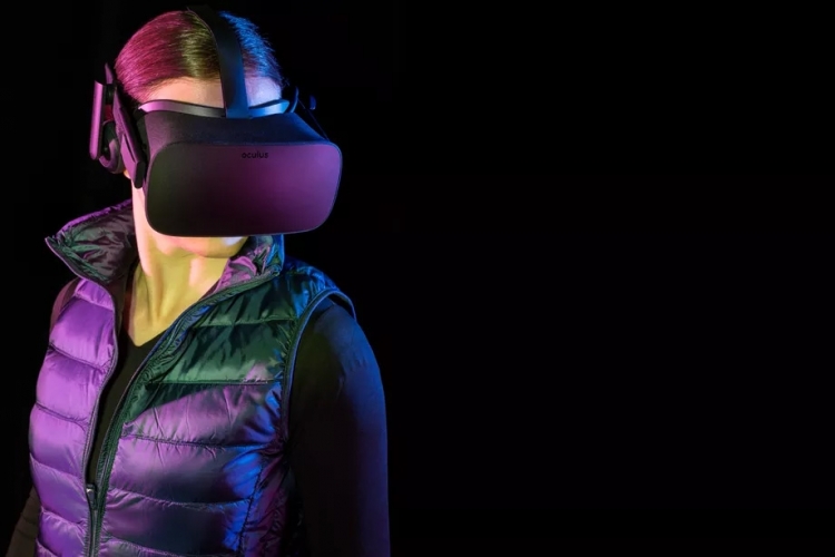 Facebook собирается продвигать гарнитуры Oculus VR для бизнеса