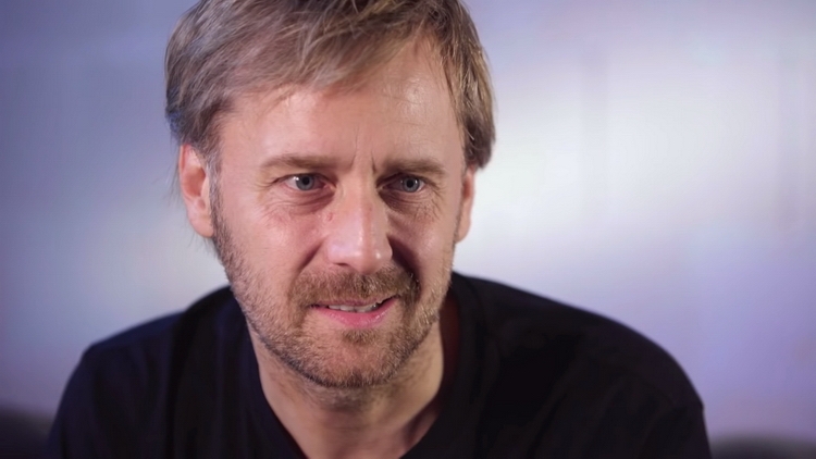Видео: как скромный издатель стал национальной гордостью — история CD Projekt RED голосом Геральта"