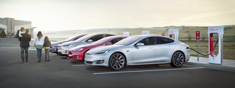 Tesla представила зарядные станции III поколения: 120 км за 5 минут"