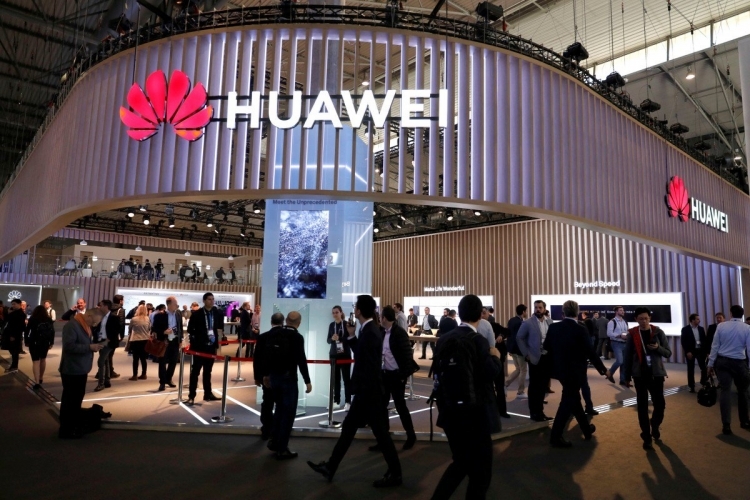 Доходы Huawei впервые превысили $100 млрд, несмотря на политические трудности"