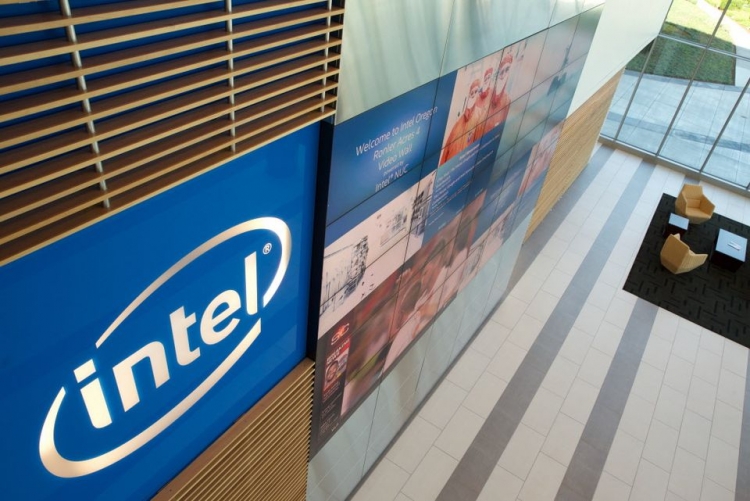 Intel уволила сотни IT-администраторов"