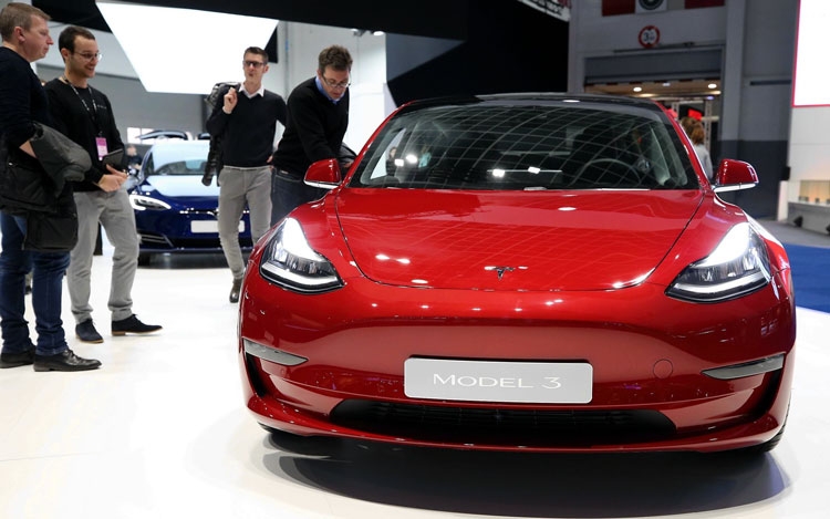 Продажи автомобилей Tesla в первом квартале не оправдали ожиданий"