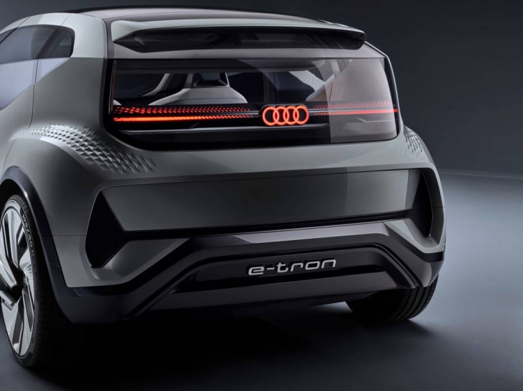 Видео: концепт Audi AI:me призван обрисовать городской транспорт будущего"