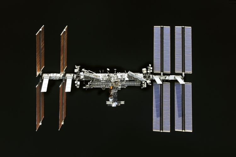 Система Роскосмоса поможет оградить МКС и спутники от космического мусора"