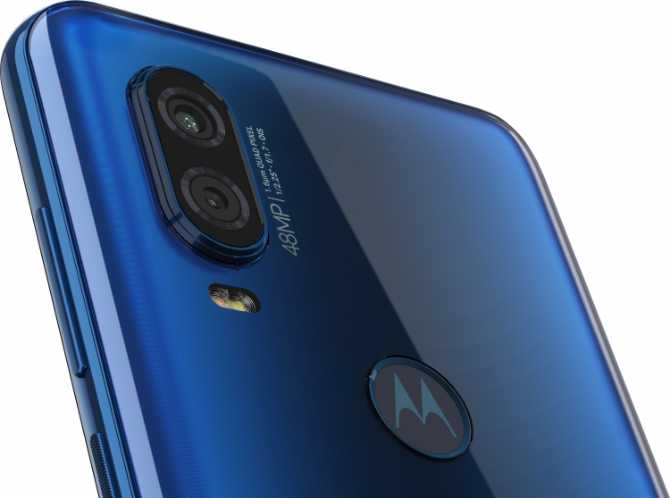 Смартфон Motorola One Vision: экран 6,3", 25-Мп фронтальная и 48-Мп основная камеры"