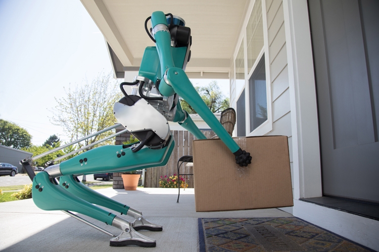 Двуногий робот Ford Digit доставит товары до двери дома"
