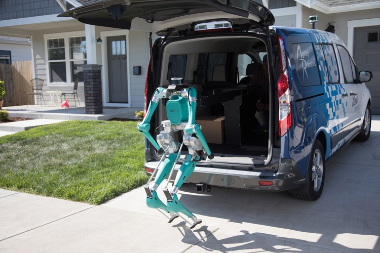Двуногий робот Ford Digit доставит товары до двери дома"