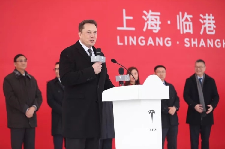Tesla начинает принимать предзаказы на Model 3 китайского производства"