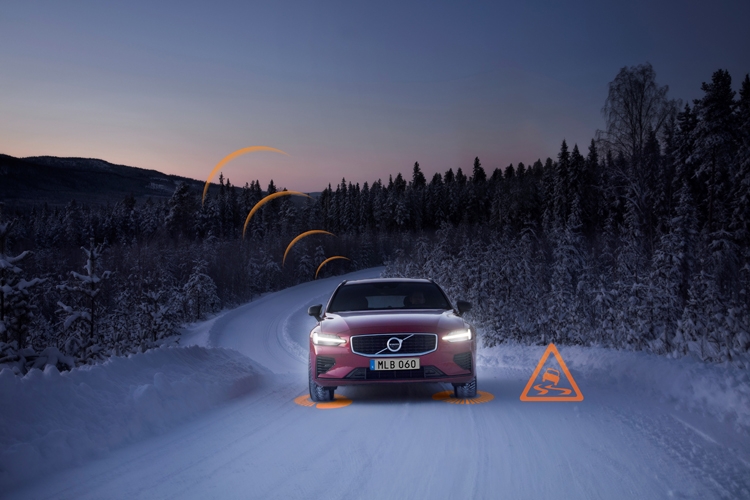 Volvo поделится данными от своих автомобилей для повышения безопасности движения"
