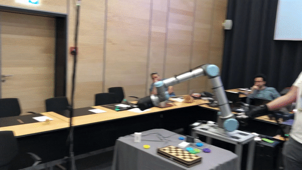 Точность и скорость новой роботизированной руки позволяют её оператору даже поймать брошенный в её сторону мячик