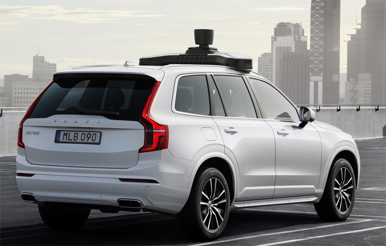 Volvo Cars и Uber представили серийный автомобиль с автопилотом"