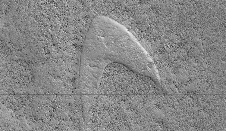 Фото дня: эмблема «Звёздного флота» на поверхности Марса"