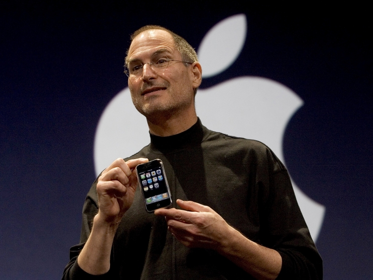 Долгое прощание с Apple: подробнее об уходе культового дизайнера Джонатана Айва"