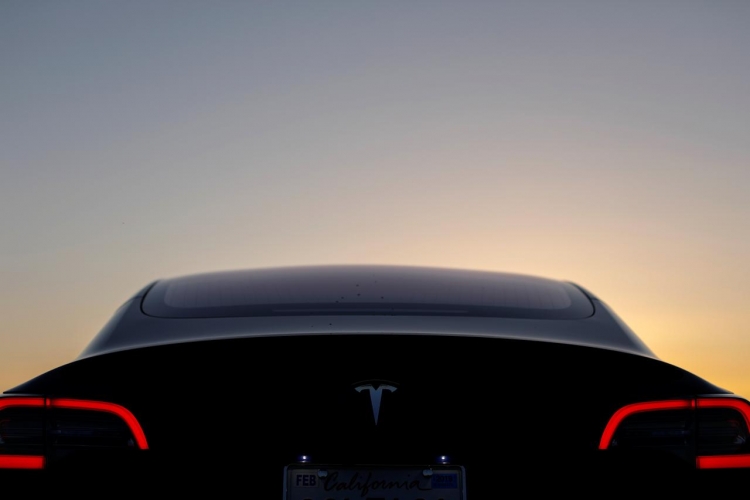 Регулятор взял в оборот Tesla из-за хвастовства по поводу высокой безопасности Model 3"