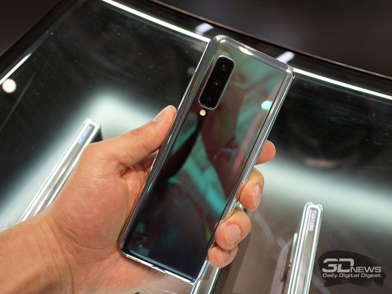 Samsung Galaxy Fold 5G на выставке IFA 2019