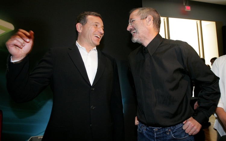  Боб Айгер и Стив Джобс (Justin Sullivan, Getty Images) 