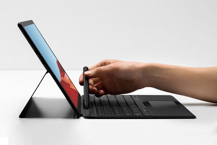 Microsoft представила планшет Surface Pro X на ARM-процессоре"