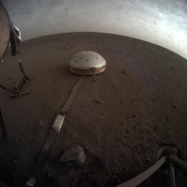 Голос Марса: зонд НАСА InSight записывает звуки из глубин красной планеты"