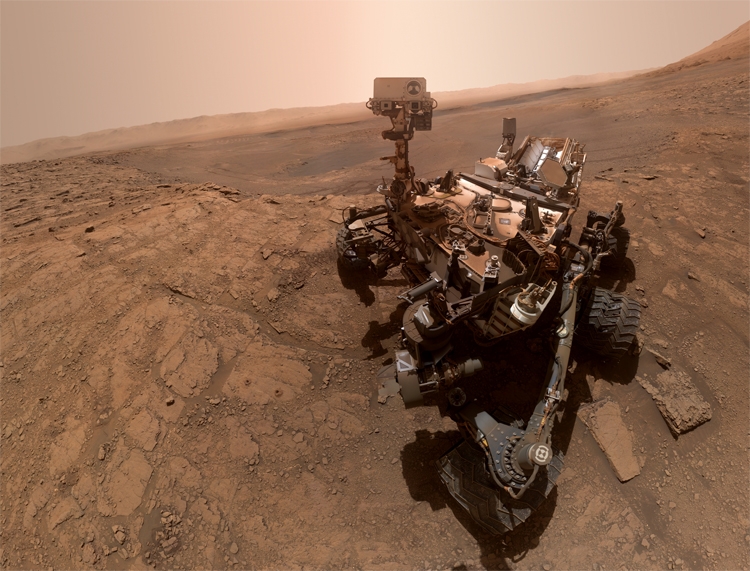Фото дня: великолепное селфи Curiosity на марсианских просторах
