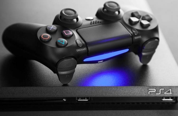 Sony PlayStation 4 стала второй самой продаваемой игровой консолью за всю историю"