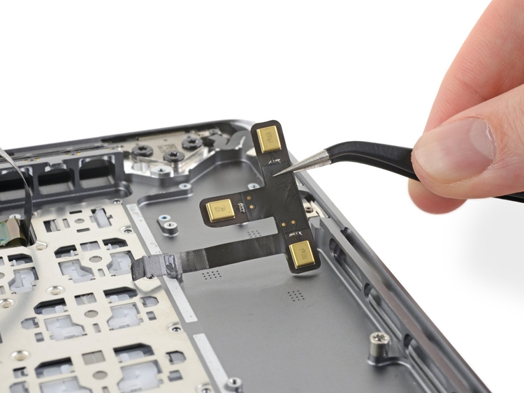 iFixit: MacBook Pro 16" совершенно не подлежит ремонту"