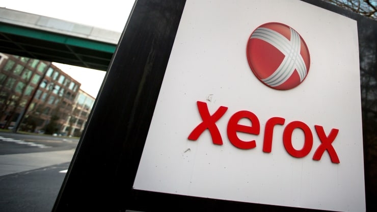 Xerox пригрозила HP враждебным поглощением"