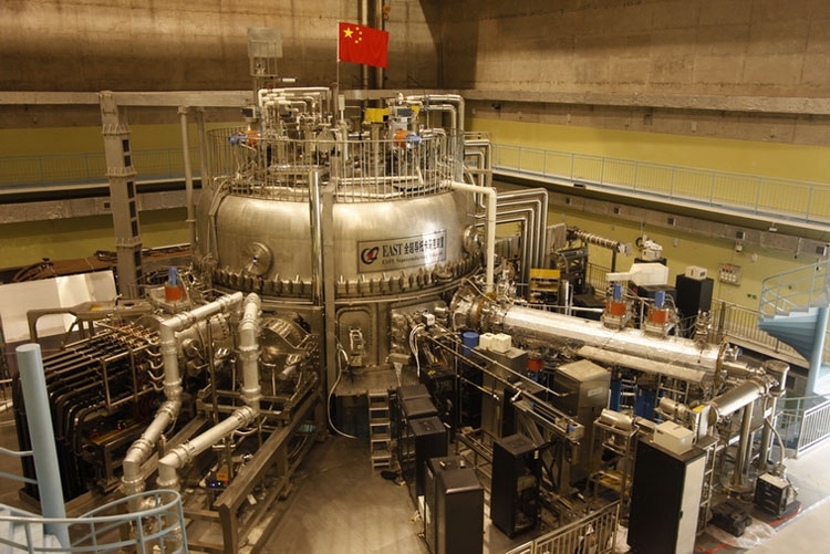 Experimental Advanced Superconducting Tokamak снаружи