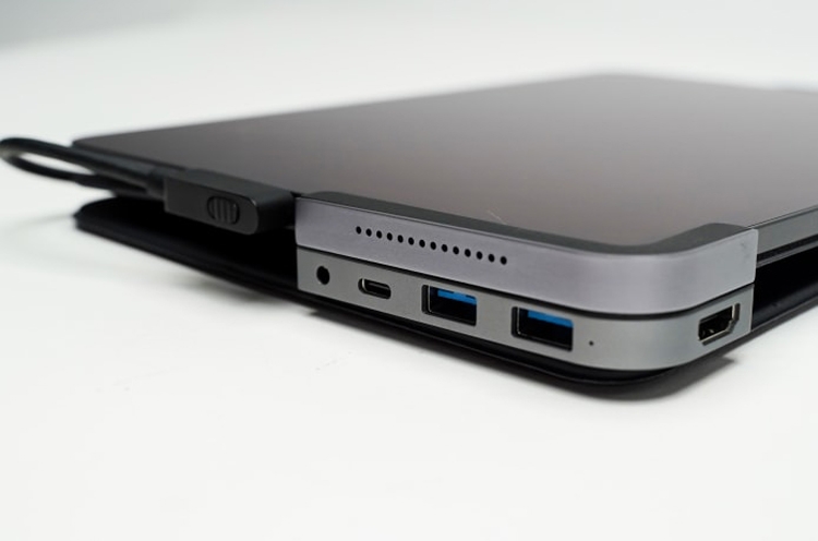 BoltHub Pro: «невидимый» концентратор для Apple MacBook и iPad"