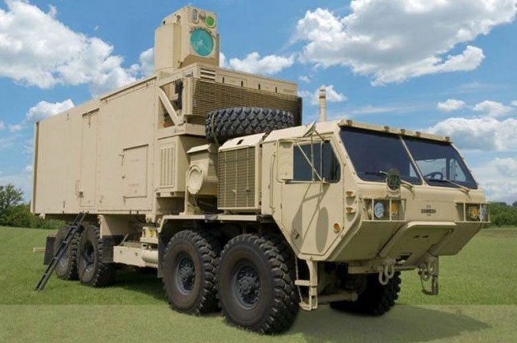 Армейский демонстрационный лазер HEL (High Energy Laser) на грузовике