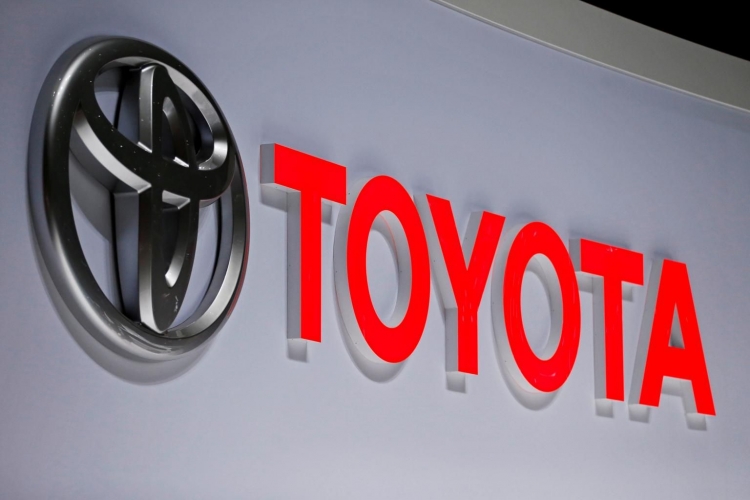 Toyota начнёт развёртывание беспилотных технологий с такси"