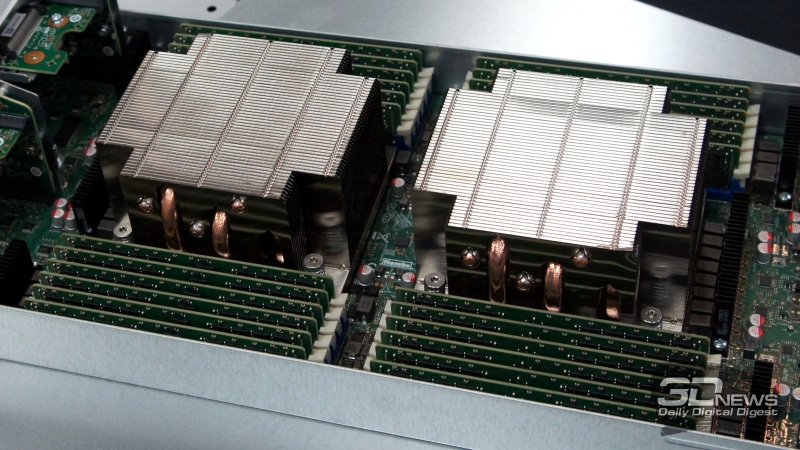 Такое лезвие на базе двух Xeon 9200 тоже потребует четыре лицензии VMWare