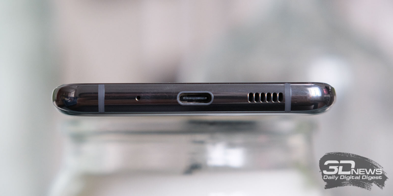  Samsung Galaxy S20 Ultra, нижняя грань: микрофон, динамик и порт USB Type-C 