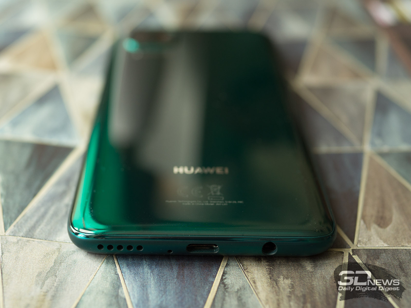 Хуавей п лайт е. Huawei p40 зеленый. Huawei p40 Lite. Huawei p40 Lite Green. Хуавей р40 Лайт зеленый.