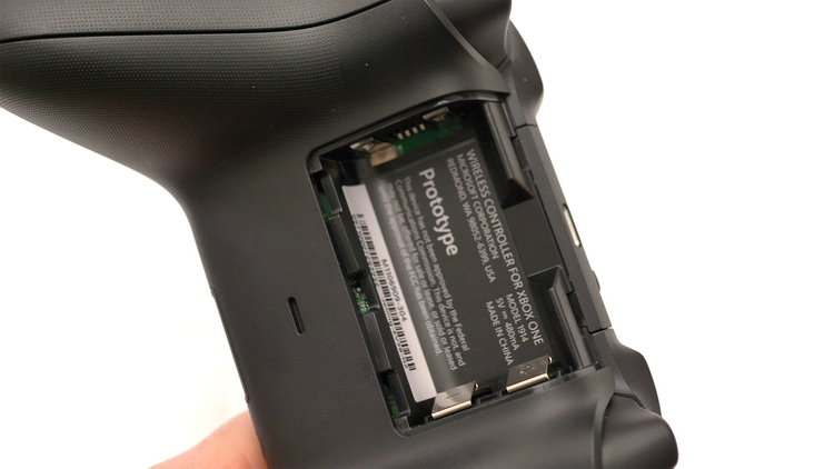 Microsoft объяснила, почему в геймпаде Xbox Series X всё ещё .