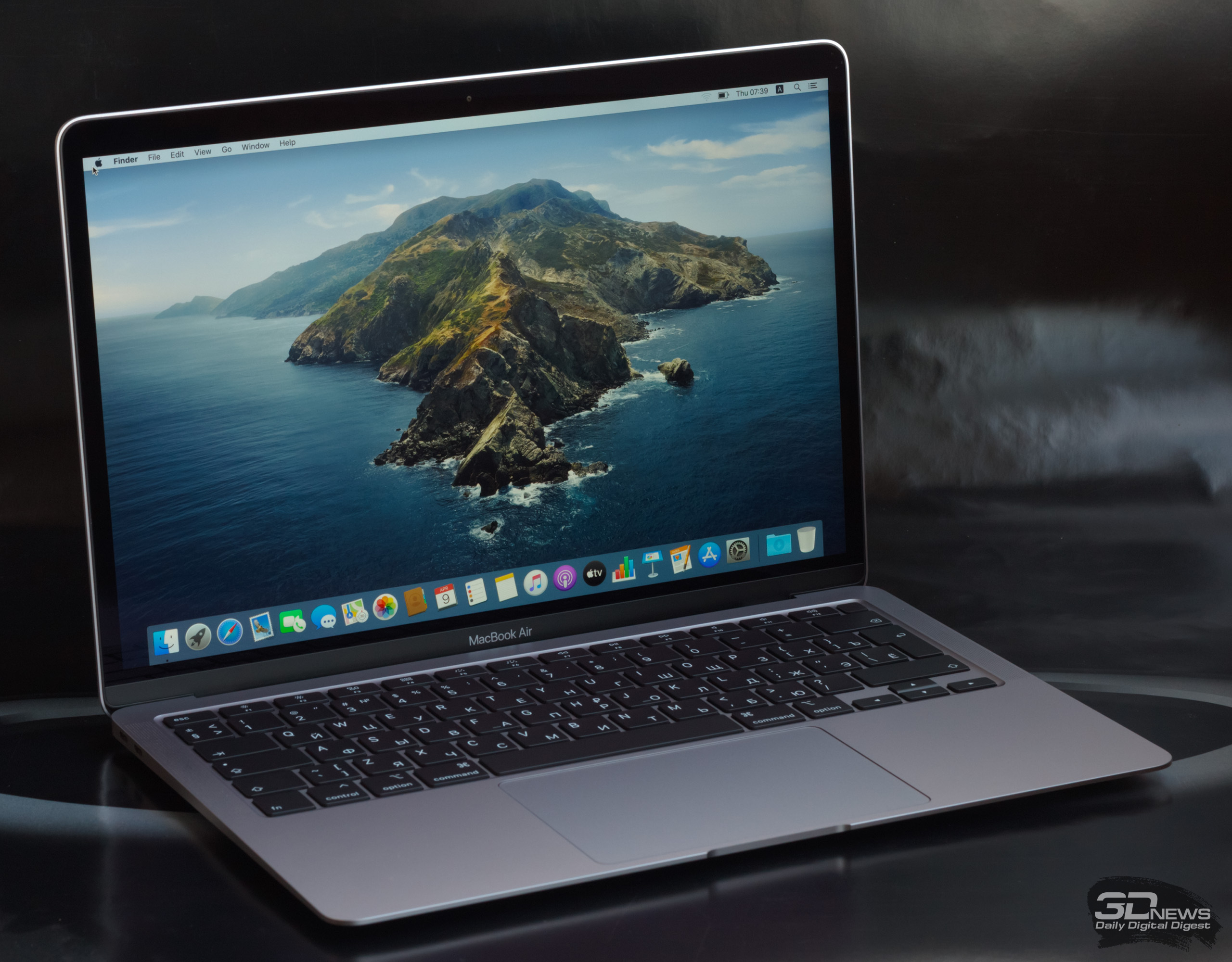 Обзор ноутбука Apple MacBook Air (Early 2020): теперь четырехъядерный /  Ноутбуки и ПК