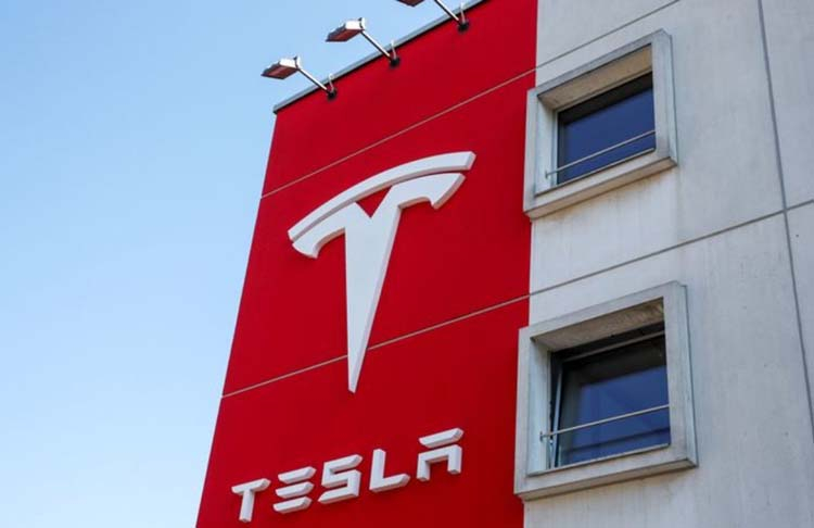 Tesla заключила новое соглашение с Panasonic о поставке батарей