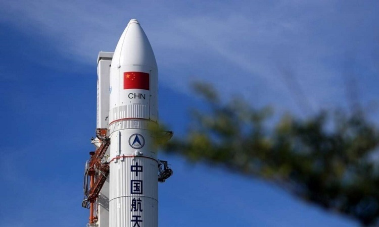 Китай с помощью ракеты «Чанчжэн-2D» вывел в космос три спутника