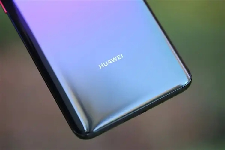 Huawei готовит к выпуску смарт-дисплей на китайской ЖК-панели BOE