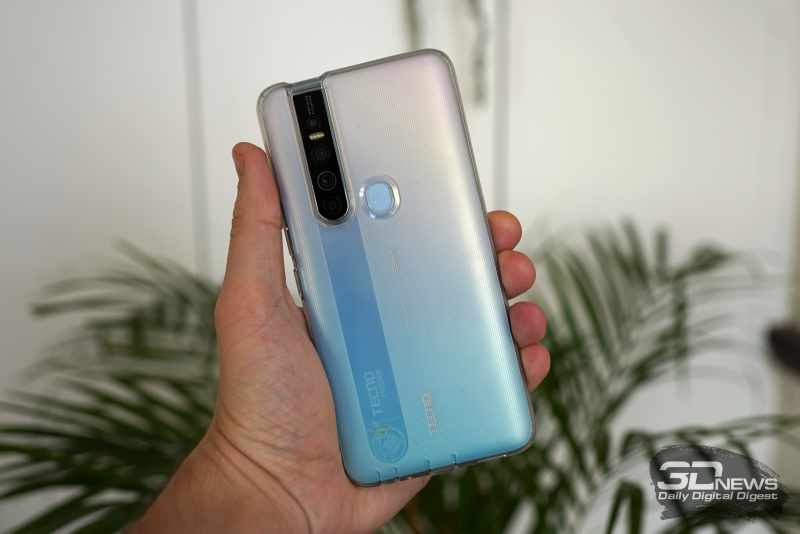  Tecno Camon 15 Pro в чехле 